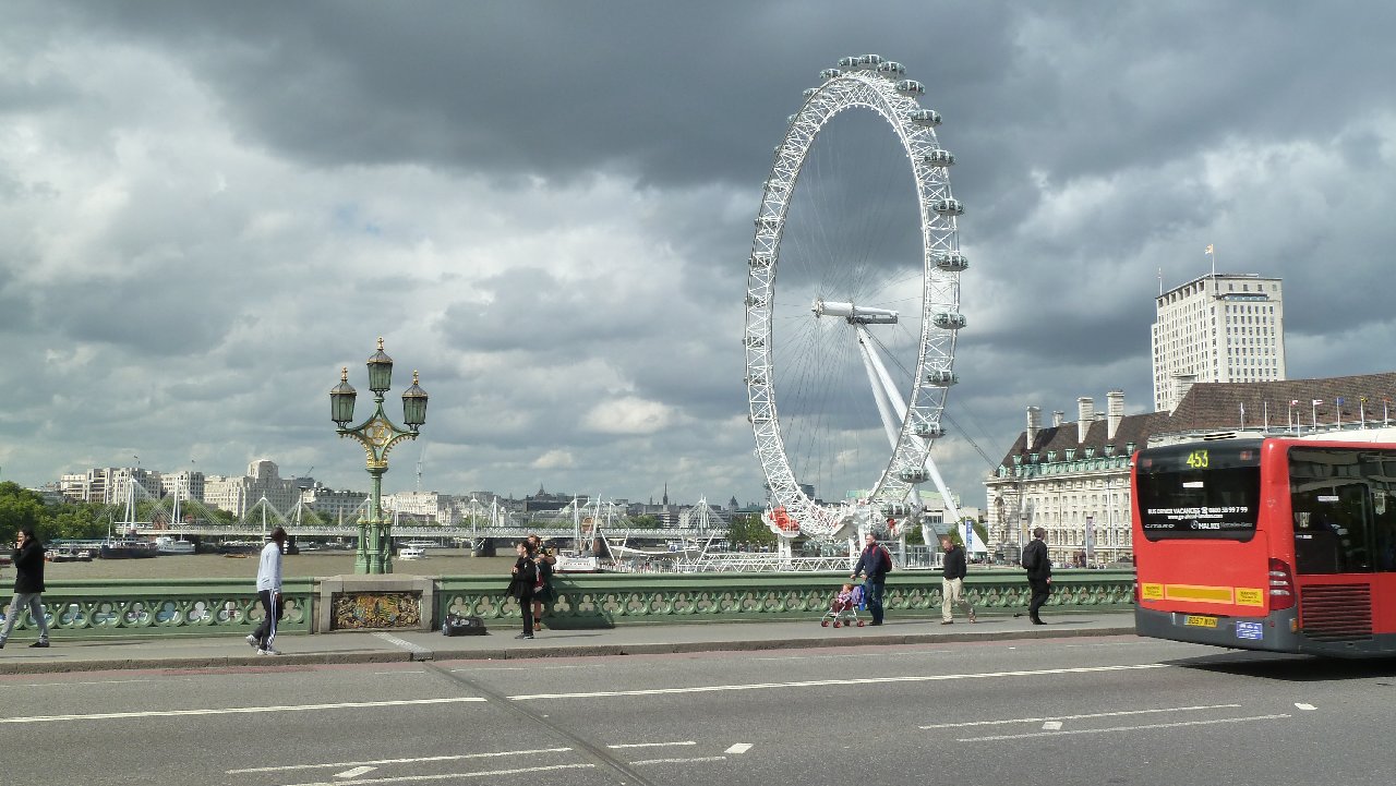 <i><b>London-295</b></i>