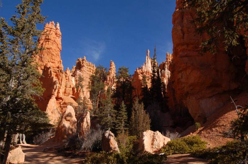 <i><b>0436-Bryce_Canyon</b></i>