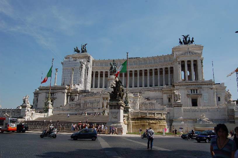 <i><b>303-Rom-Piazza_Venezia</b></i>