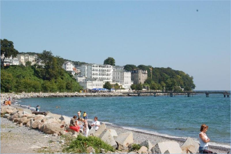 <i><b>398-Sassnitz</b></i>