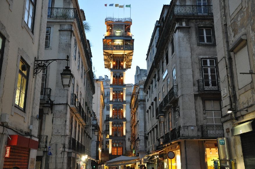 <i><b>328-Lisboa-Elevador</b></i>