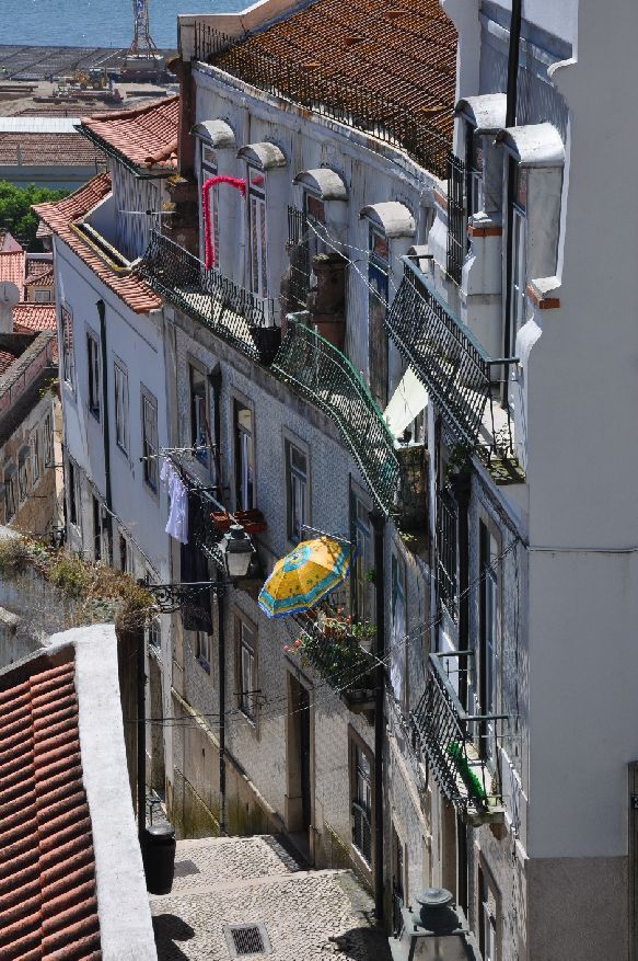 <i><b>344-Lisboa-Alfama</b></i>