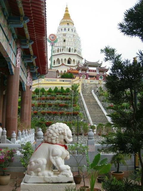 Burmesische Stupa im Kek Lok Si-Tempel