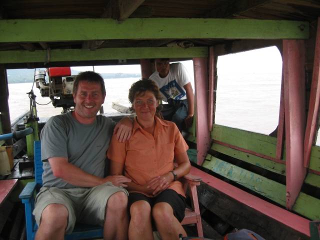 Andrea und Bernd im Boot auf dem Fluss