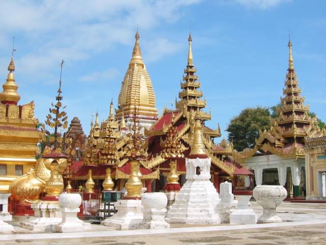 In der Shwezigon Pagoda