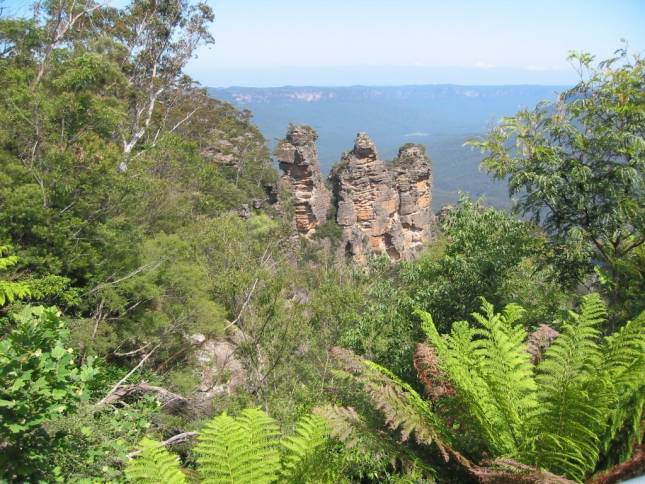 <i><b>The Three Sisters - Blue Mountains</b></i>